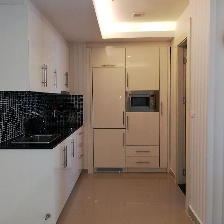 Cosy Beach View Apartments Pattaya Bagian luar foto
