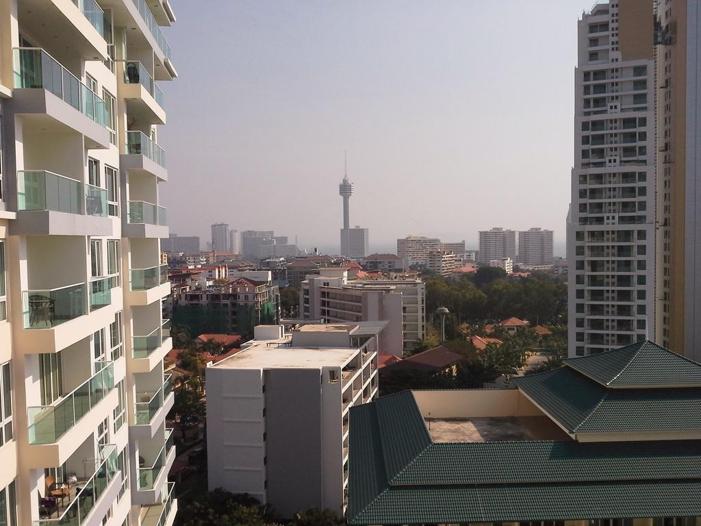 Cosy Beach View Apartments Pattaya Bagian luar foto