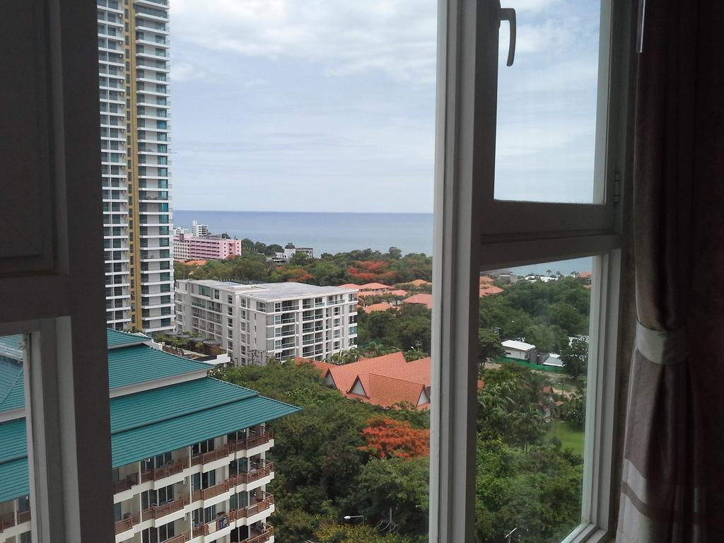 Cosy Beach View Apartments Pattaya Bagian luar foto