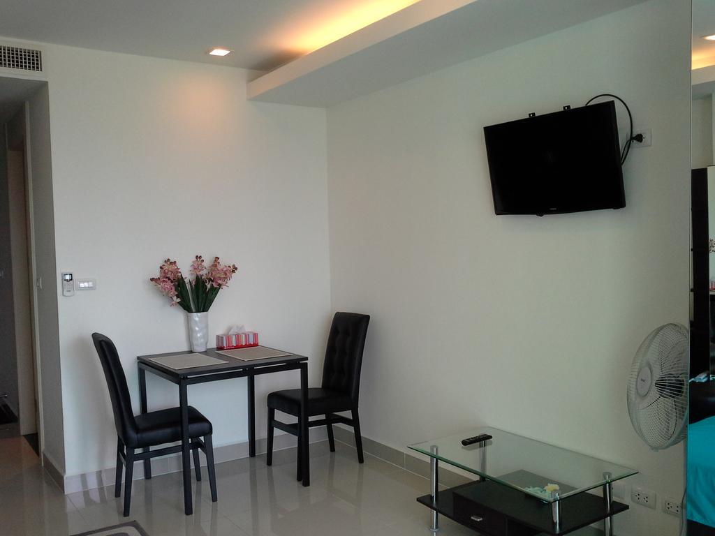 Cosy Beach View Apartments Pattaya Bagian luar foto
