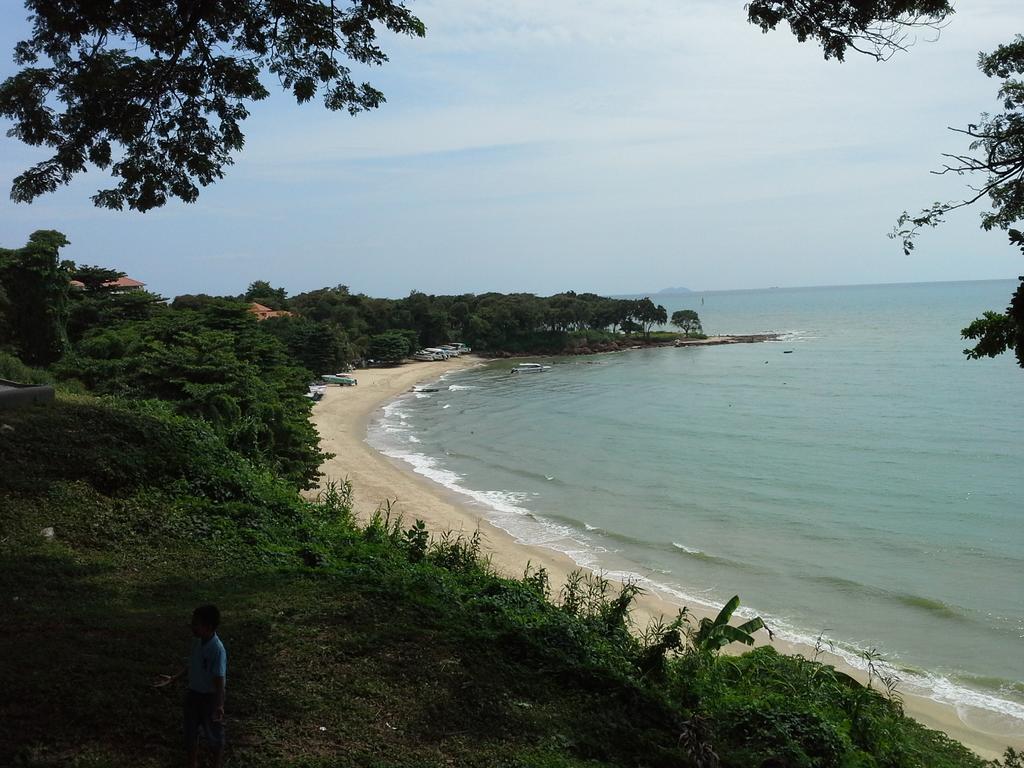 Cosy Beach View Apartments Pattaya Bagian luar foto