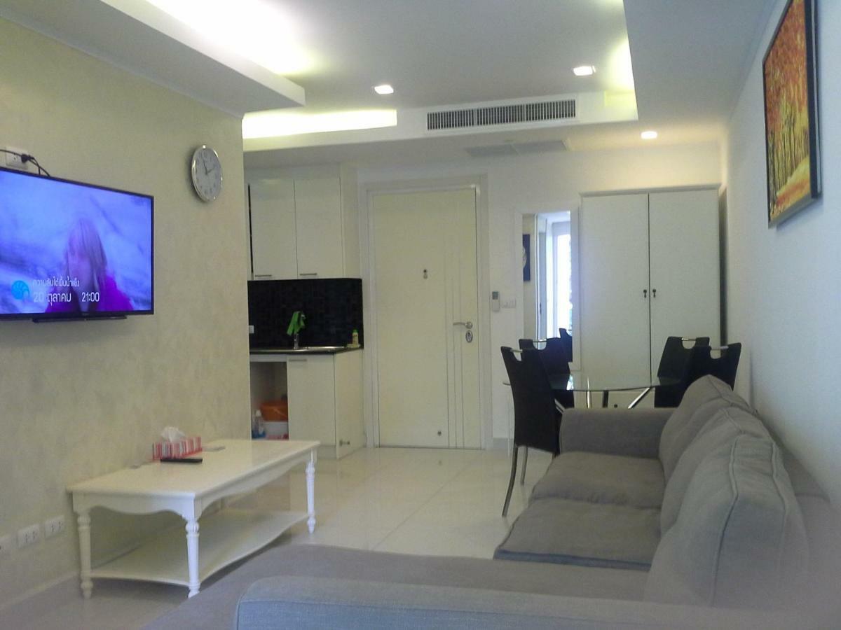 Cosy Beach View Apartments Pattaya Bagian luar foto